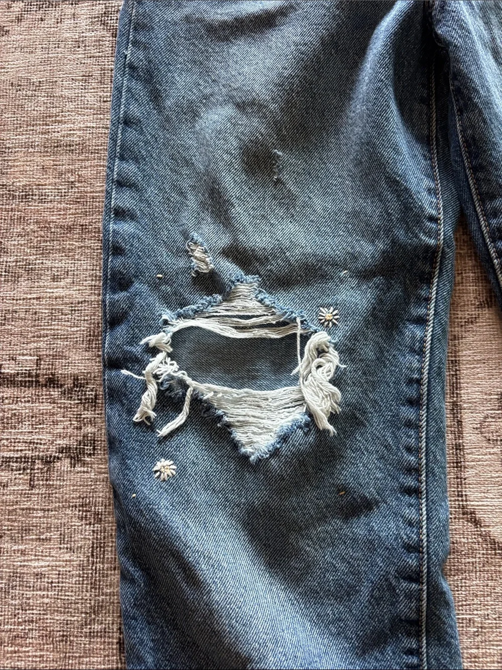 Levi rib cage straight ankle size 26 reworked knee patch detail